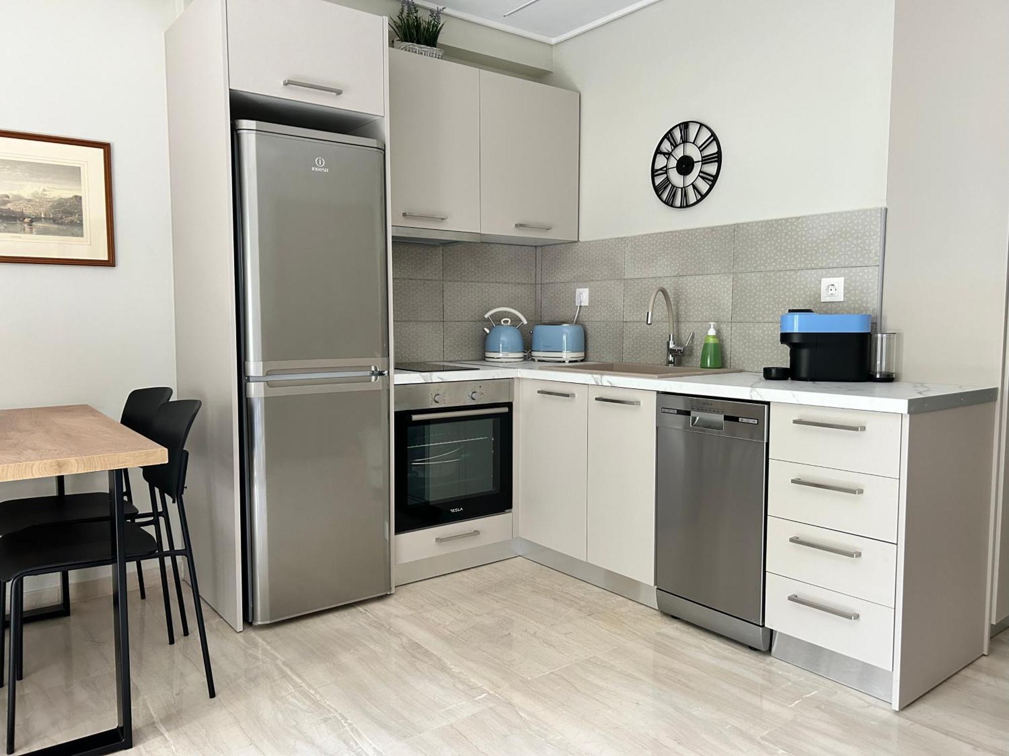 Evrou 21A Metropolitan Suite Athens Exterior photo
